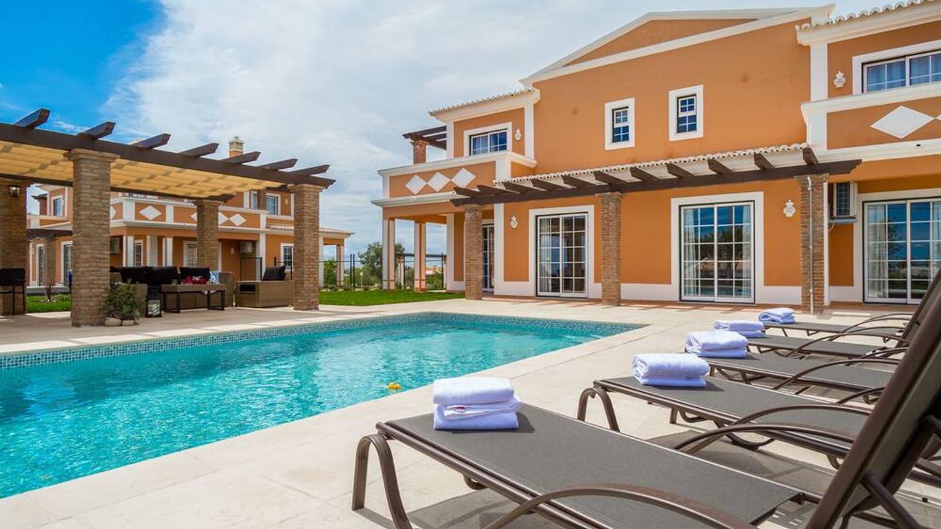 Colina Villas with private Pool