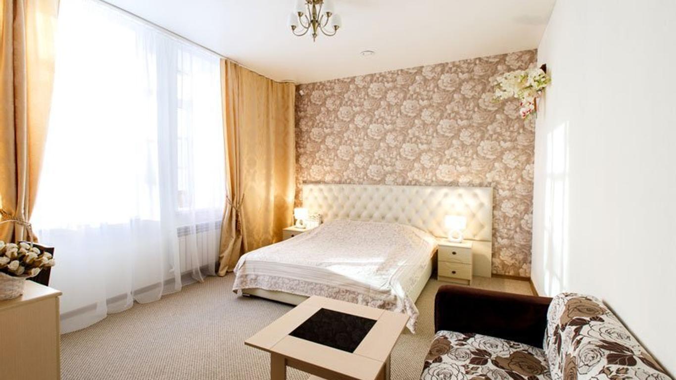 Hotel Baston on Gercena Street