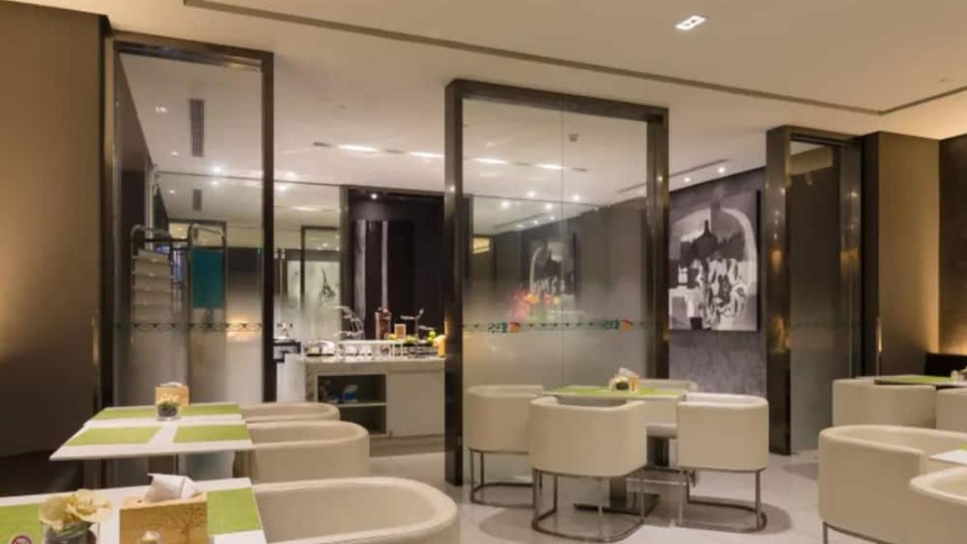 Jinjiang Inn Selected Shenzhen Huanggang Port Huangcheng Plaza