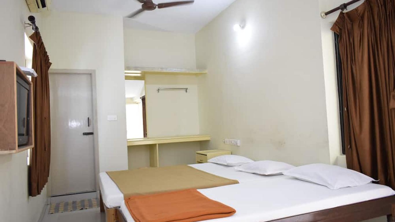 Great Guest House at Kamaraj Salai