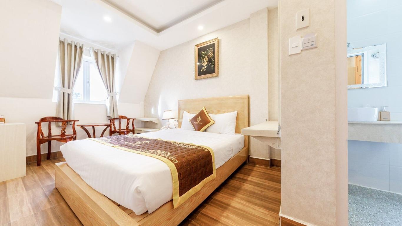 Golden Bee Hotel