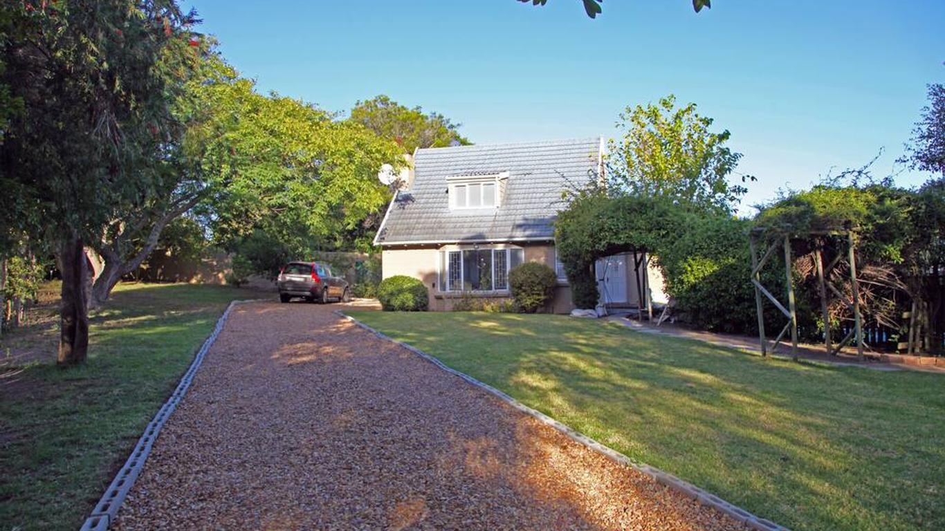 Modern Cottage In Upper Constantia