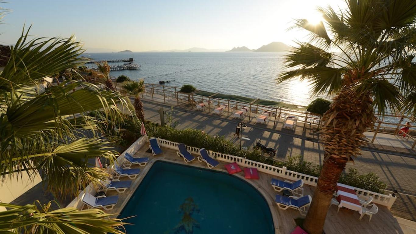 Ado Beach Hotel
