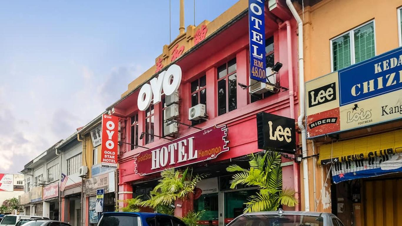 OYO 850 Gold Star Hotel
