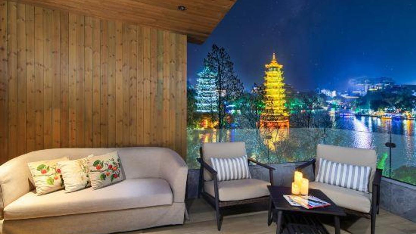 Venus Royal Hotel (Guilin Elephant Trunk Hill Sun and Moon Twin Towers)