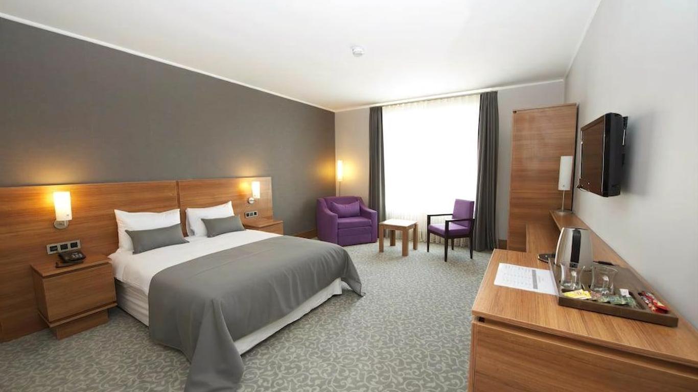 Hotel 117