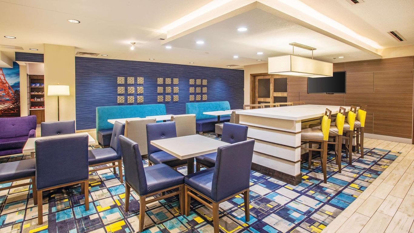 La Quinta Inn & Suites by Wyndham Duluth