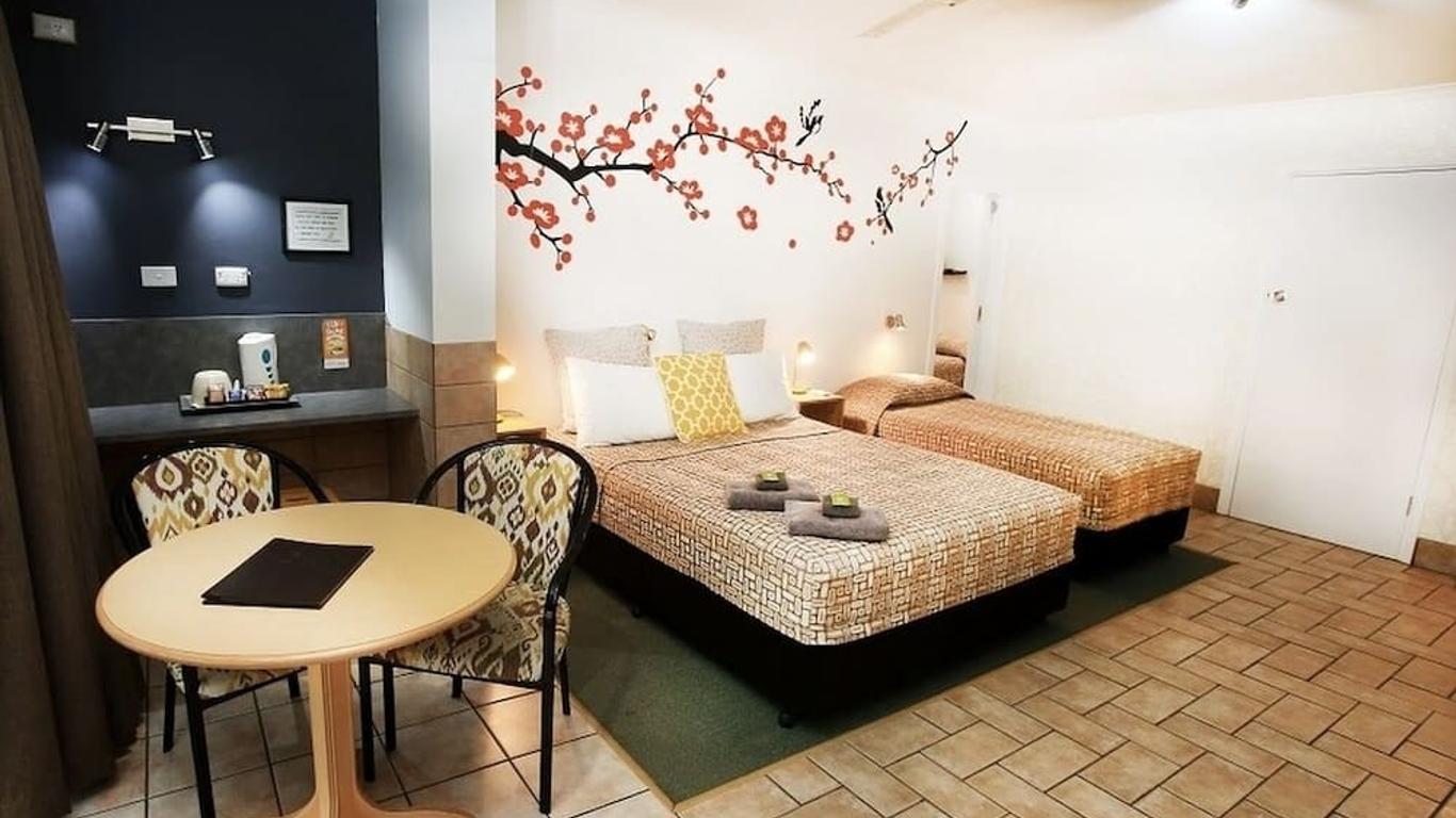 Central Motel Gin Gin