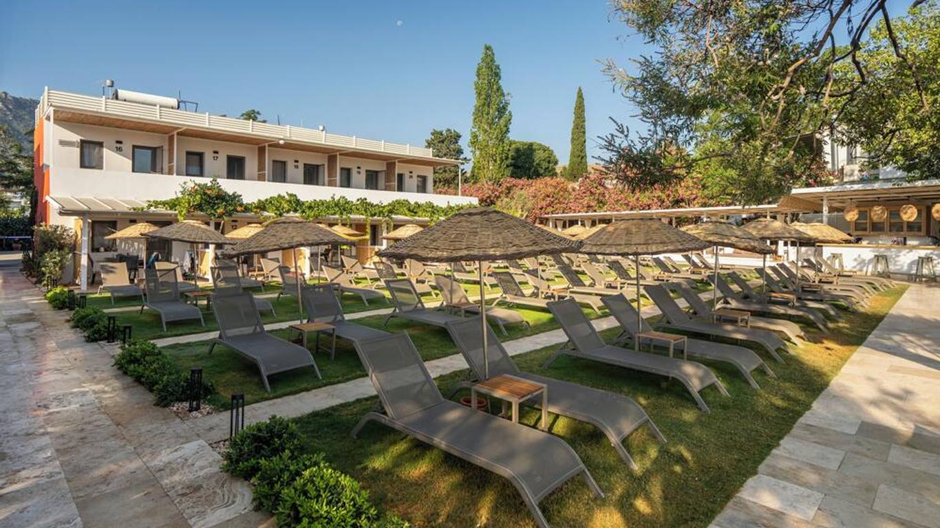 Daphnis Hotel