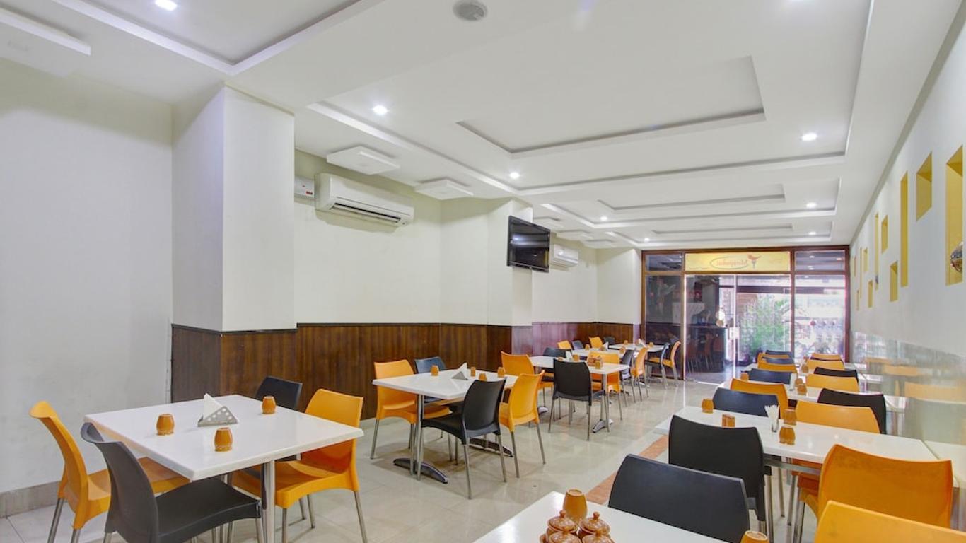 Oyo 10596 Hotel Indu