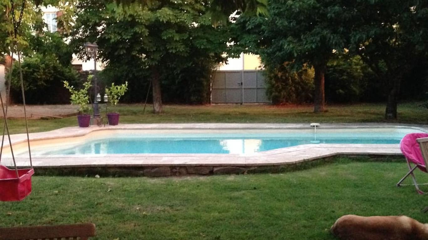 Olonzac. Chambres D Hôtes Avec Piscine