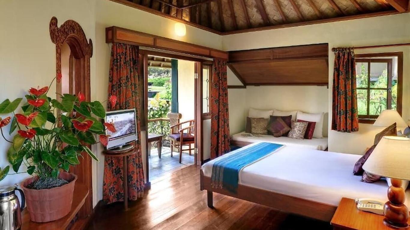 Strawberry Hill Hotel & Restaurant