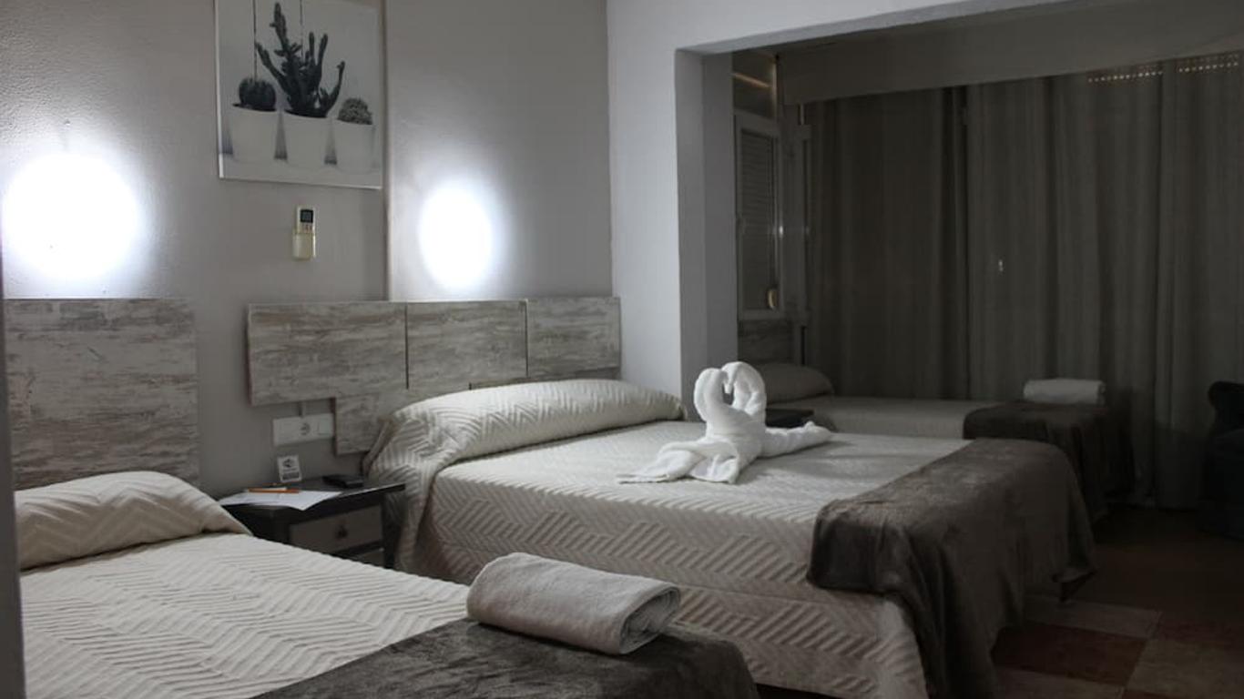 Hostal Virgen del Rocio II
