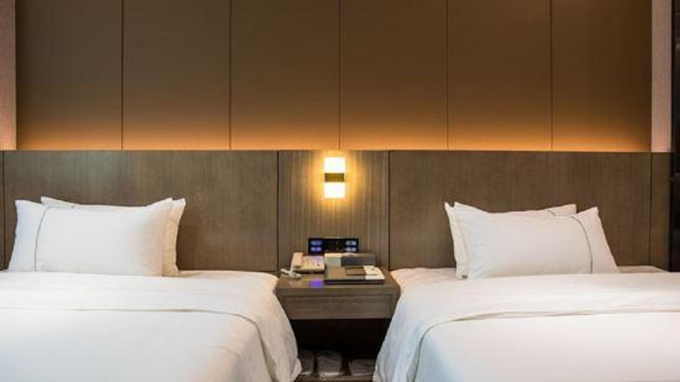 Guangzhou Xianglong Business Hotel