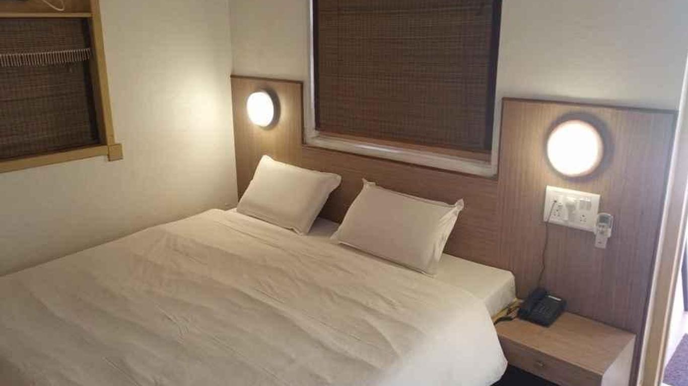 Golden Swan Beach Resort