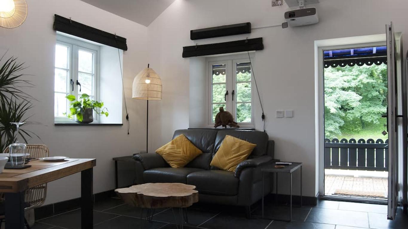 Lower Winsford Apartments & Rooms