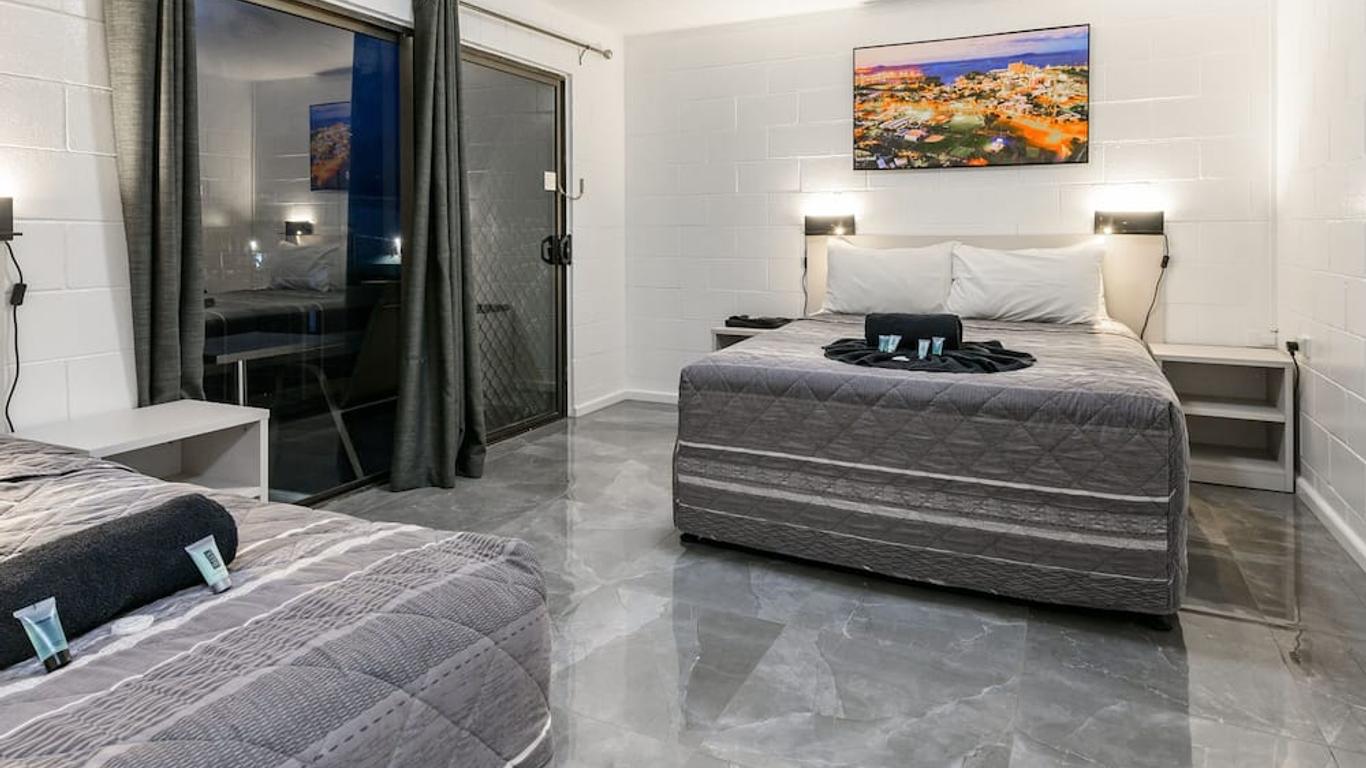 Aaron Motel
