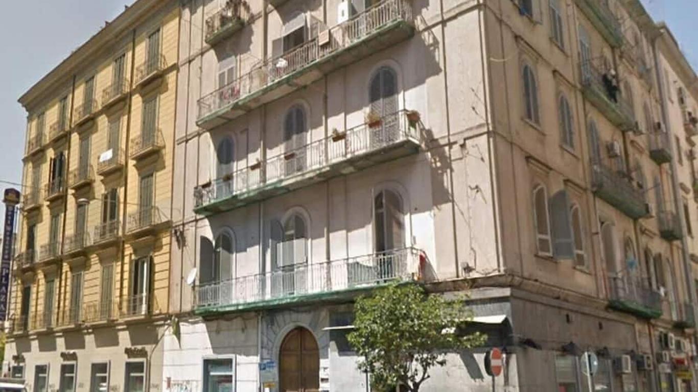 Naples To Live