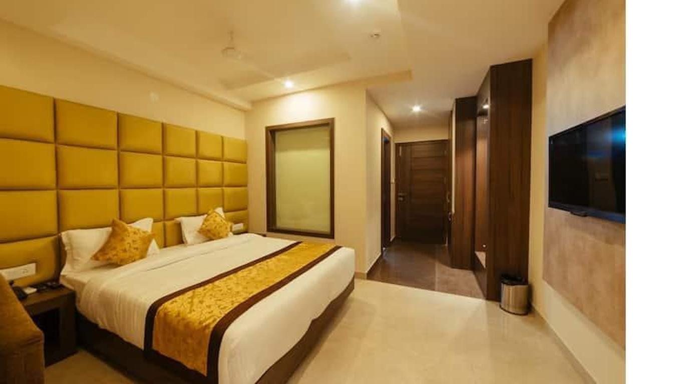 Hotel Radical Palace