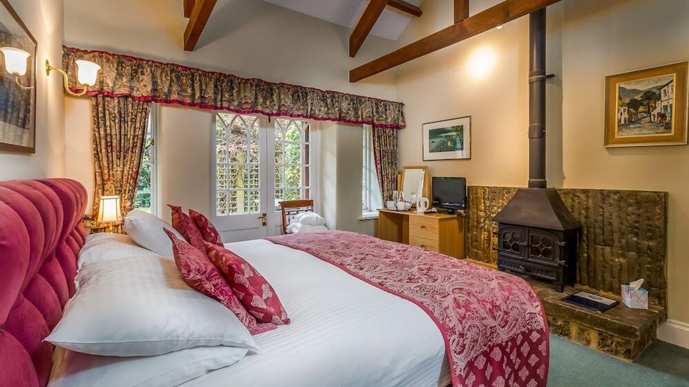 The Lynch Country House