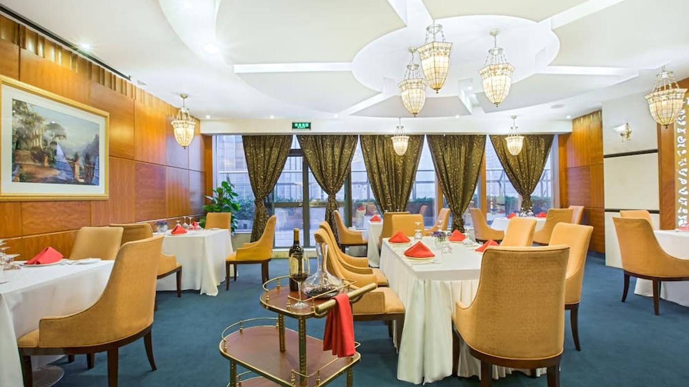 Golden Eagle Crown Executive Apartment