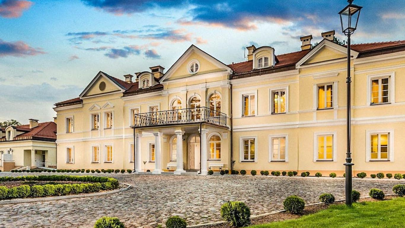 Hotel Sobienie Królewskie Golf & Country Club