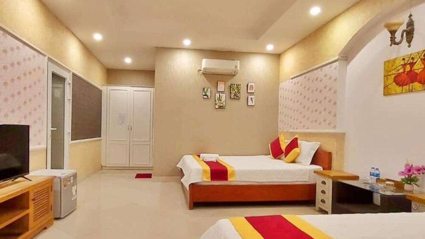 Front Beach Hotel