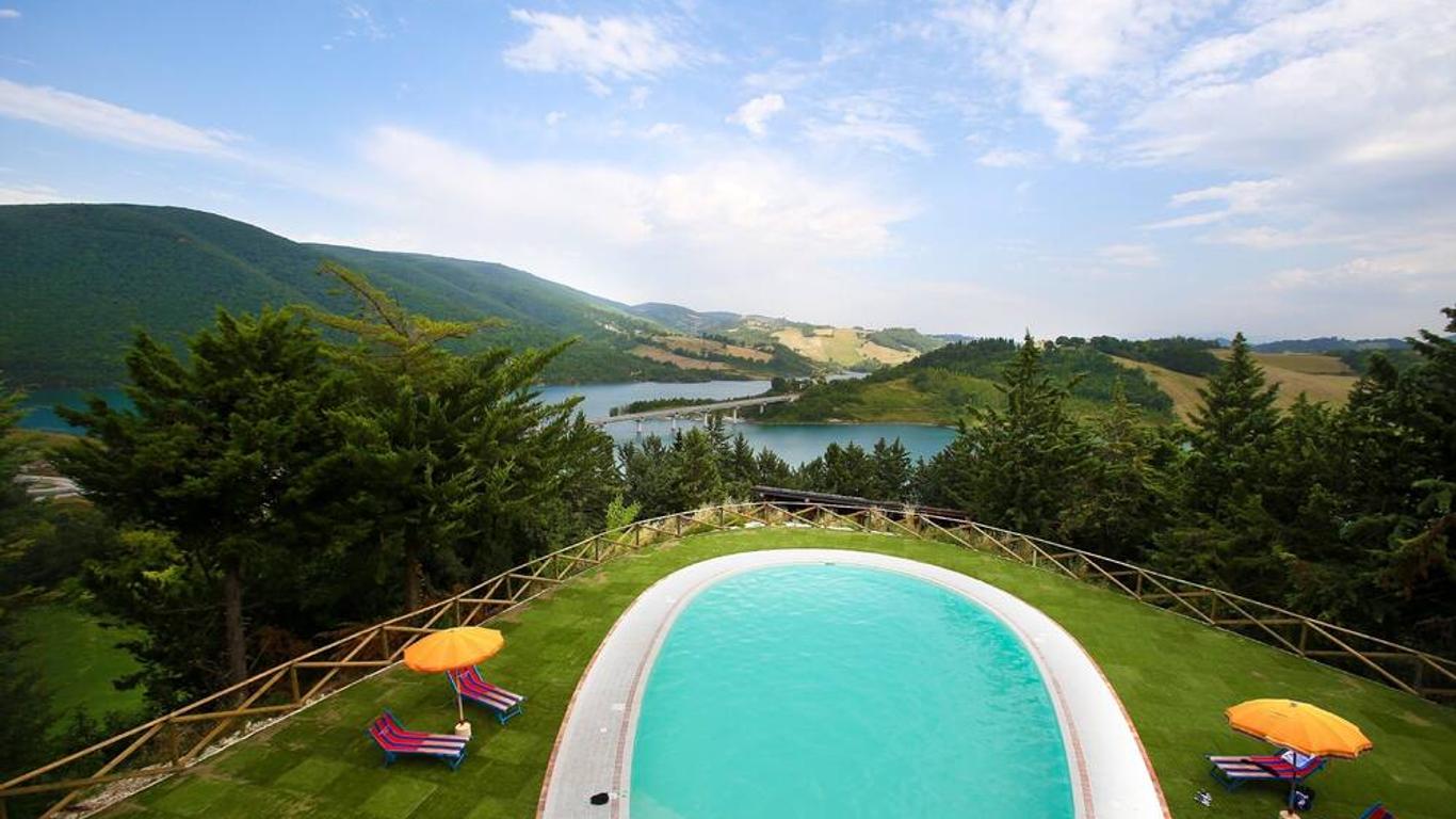 Colle Sul Lago