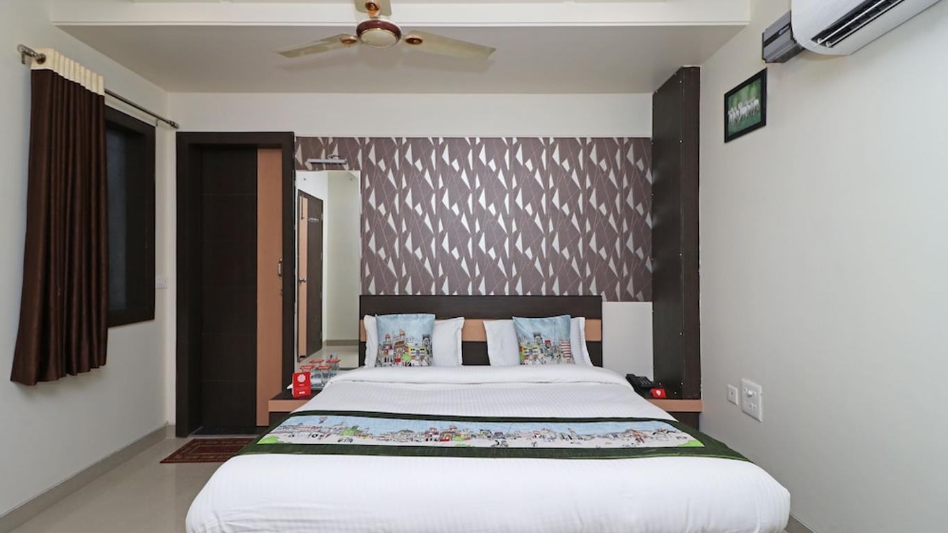 OYO 10414 Hotel Tushar Residency