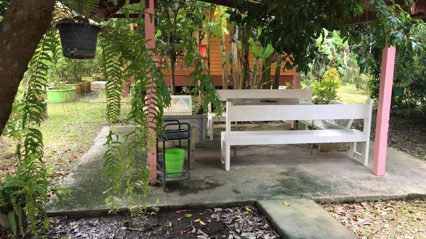 Baan Suan Kru Kob