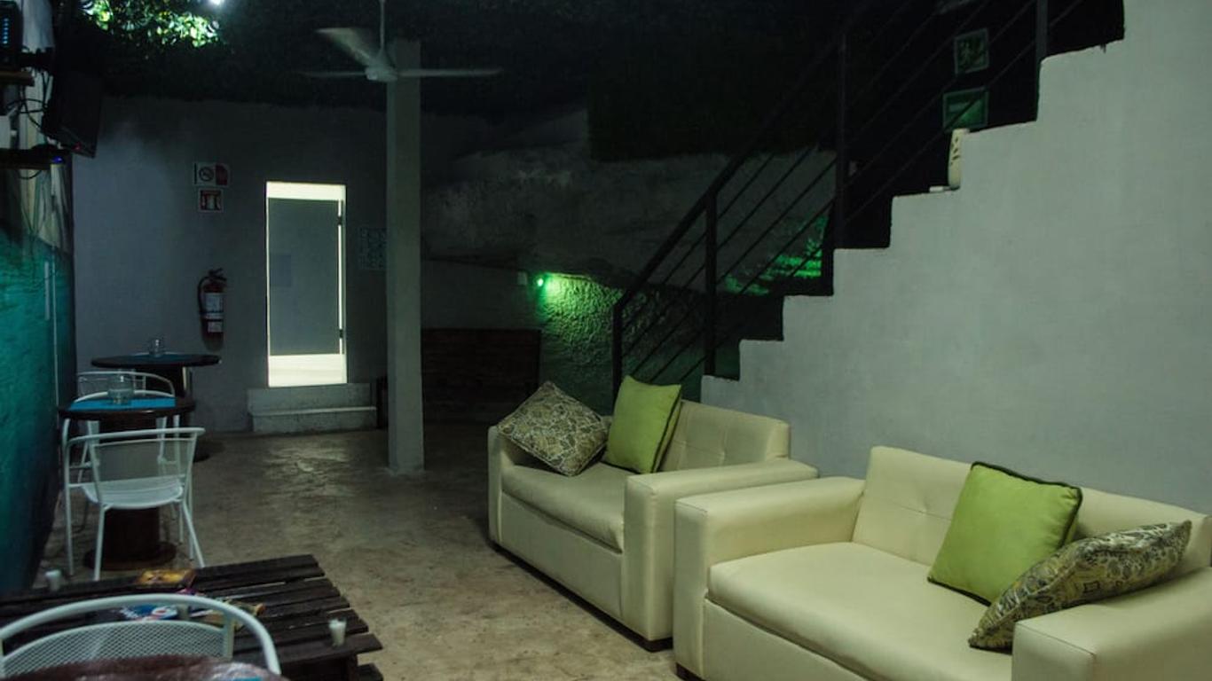 Hostal La Cueva