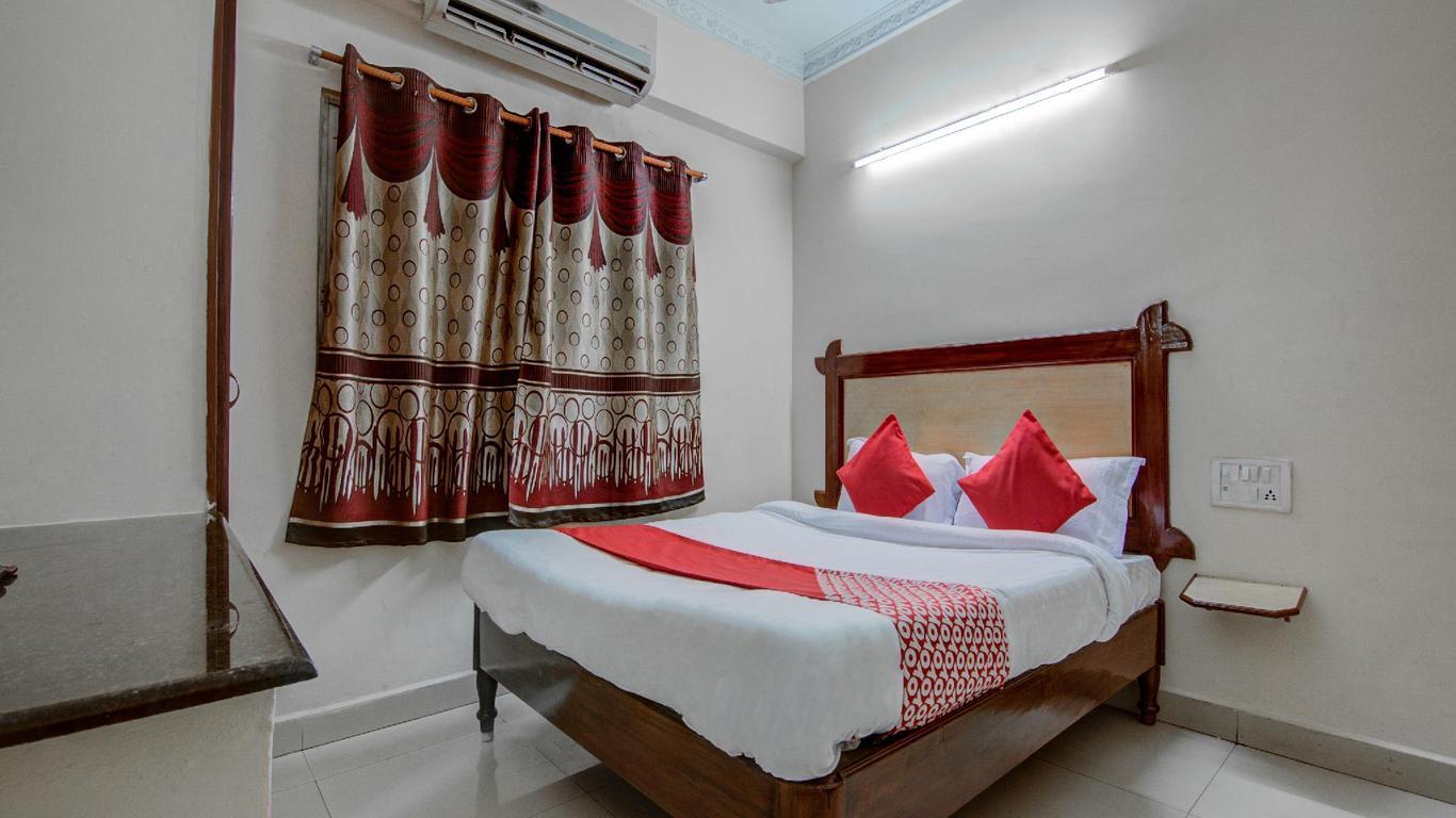 OYO 13321 Hotel Lakshmi Paradise