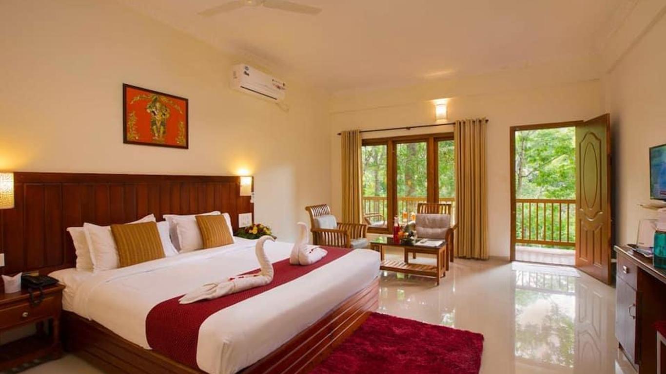 Hotel Savshanti Lake Resort