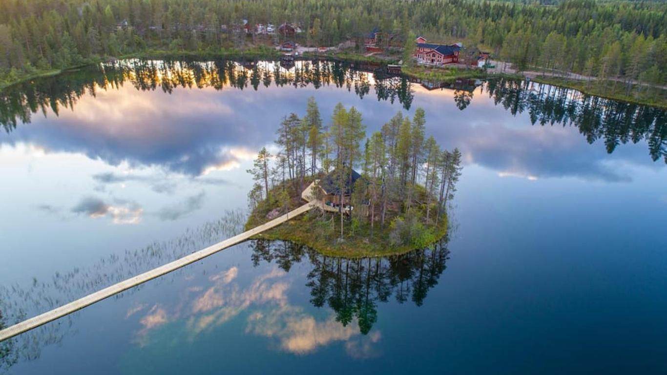 Pinetree Lodge