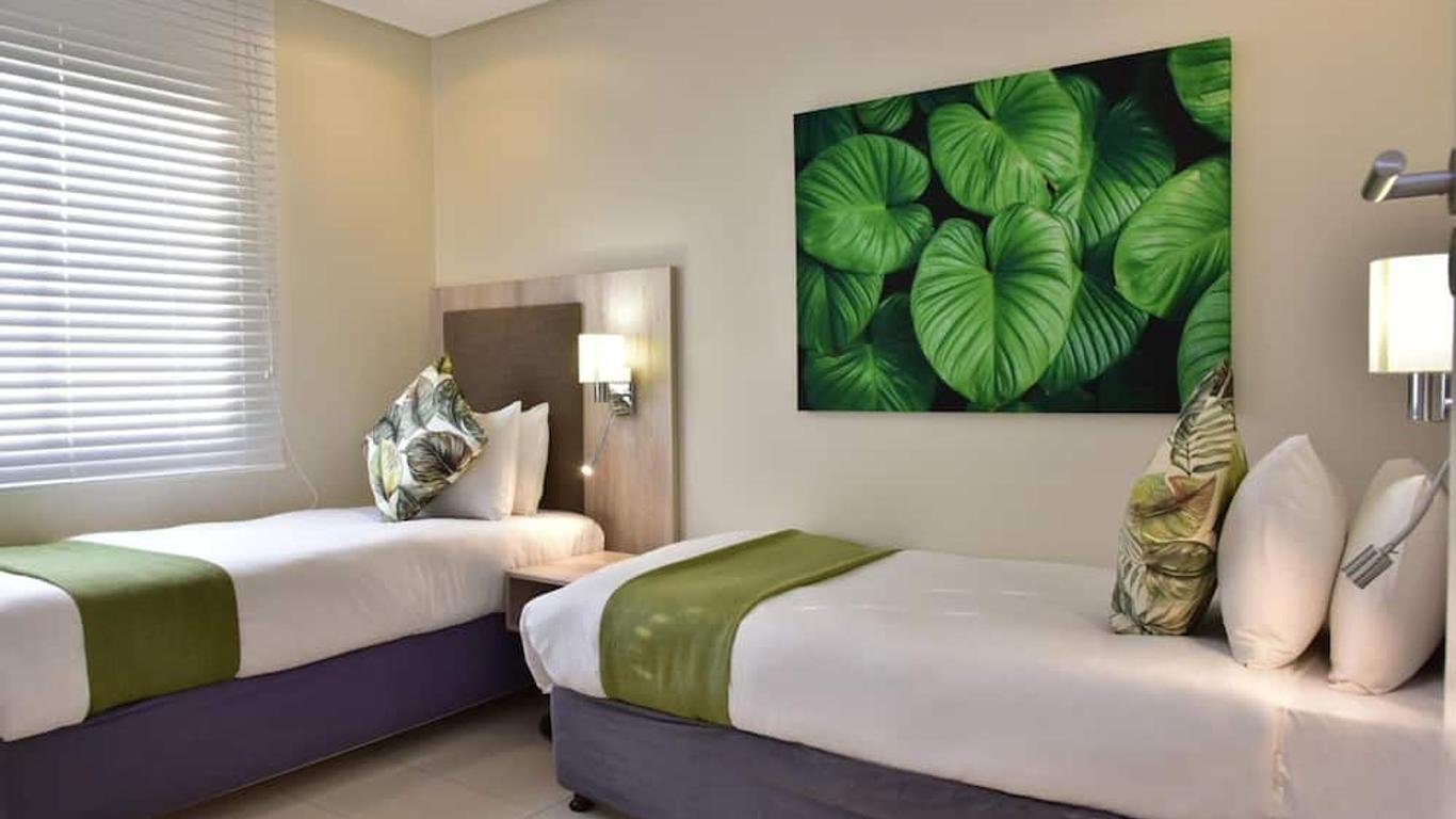 La Lucia Sands