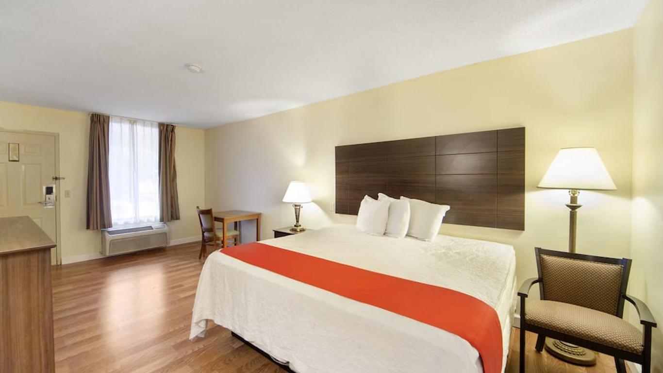 Days Inn & Suites by Wyndham Brewton
