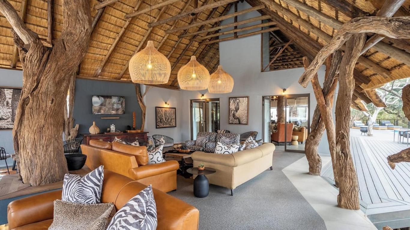 Tuningi Safari Lodge