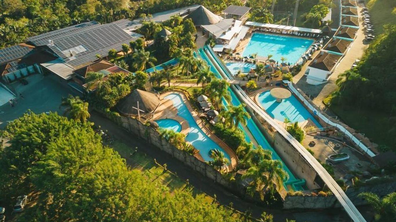 Villa di Acqua Hotel Parque Cascanéia