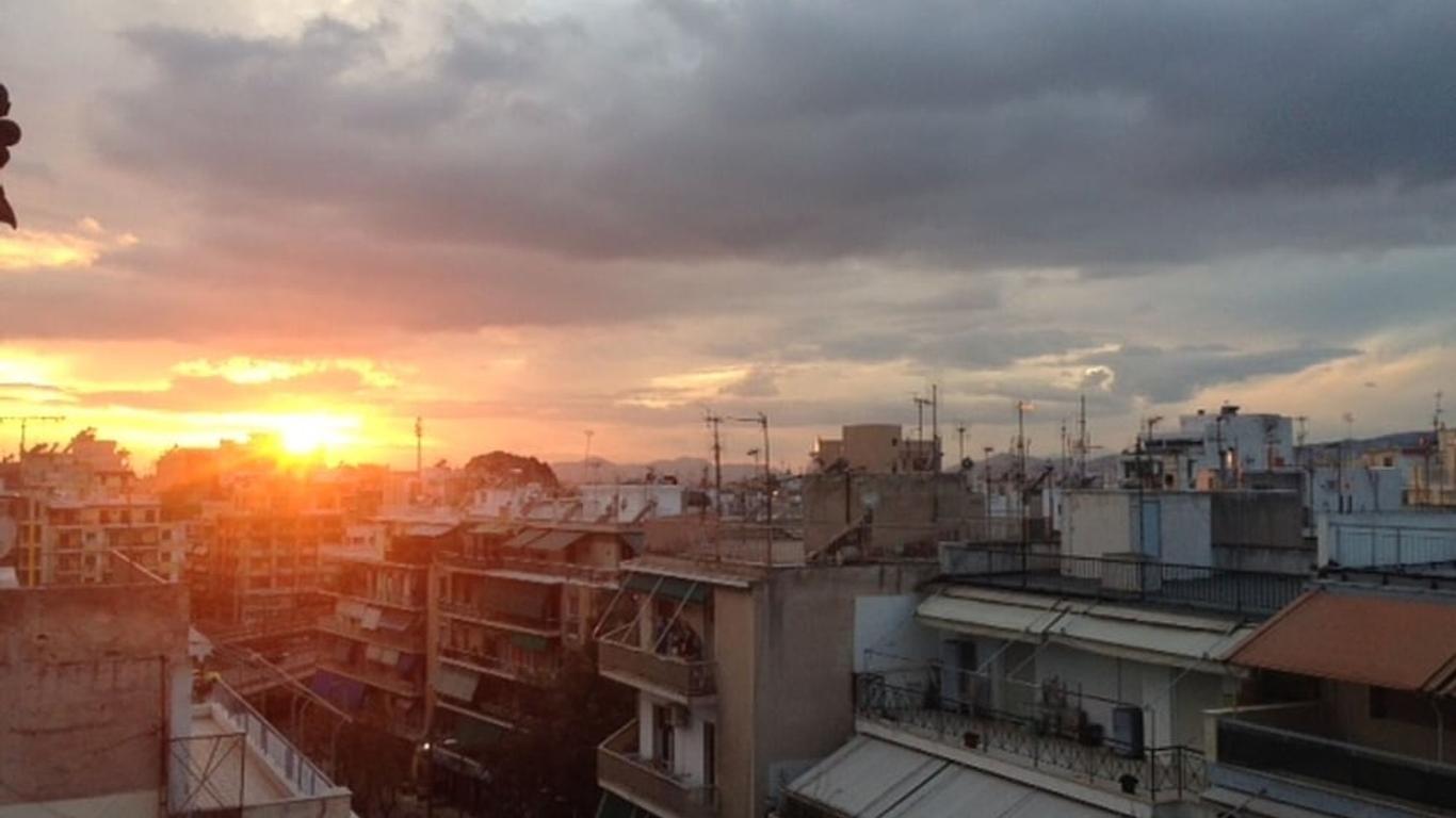Private 6th Floor Apt!double Bed And Acropolis View!!in The Center Of Athens