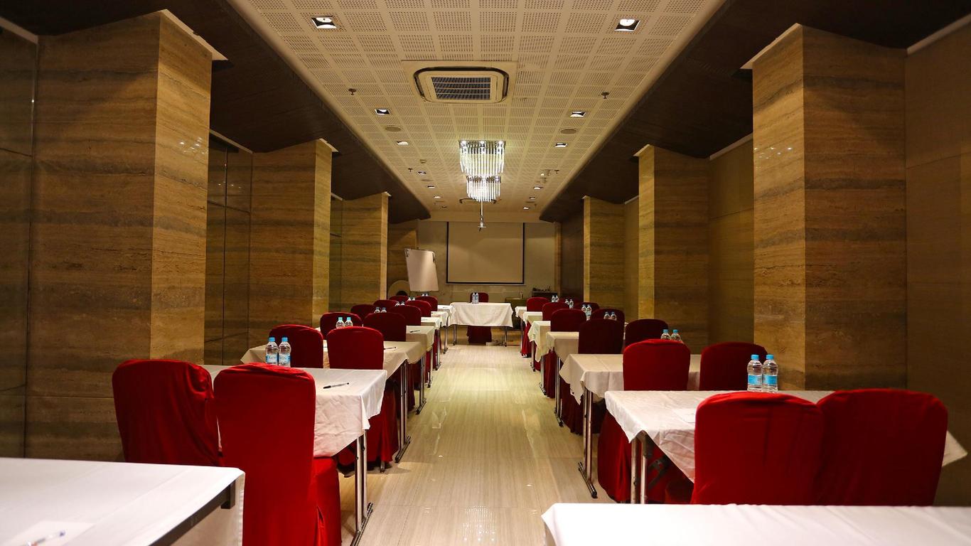 OYO 623 Hotel Suncity Premiere