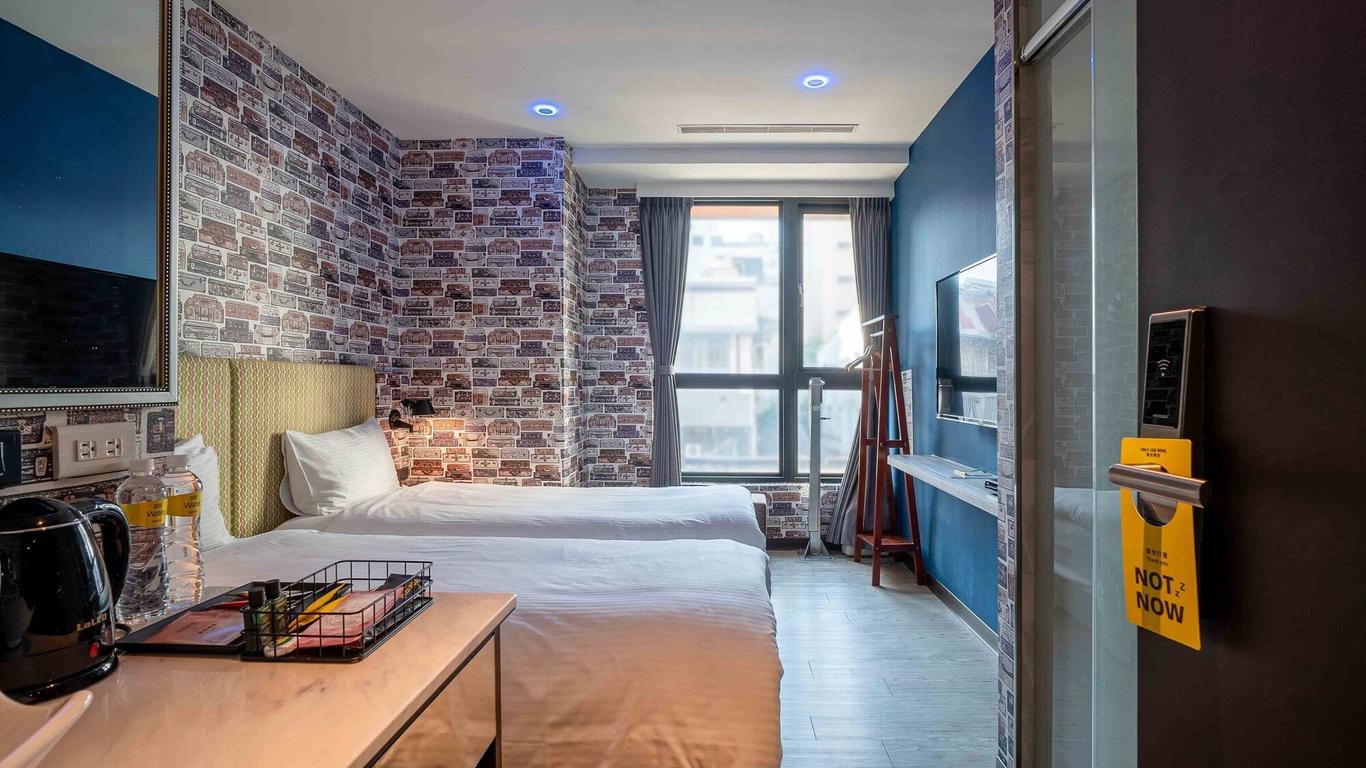 Check Inn Taichung Ziyou