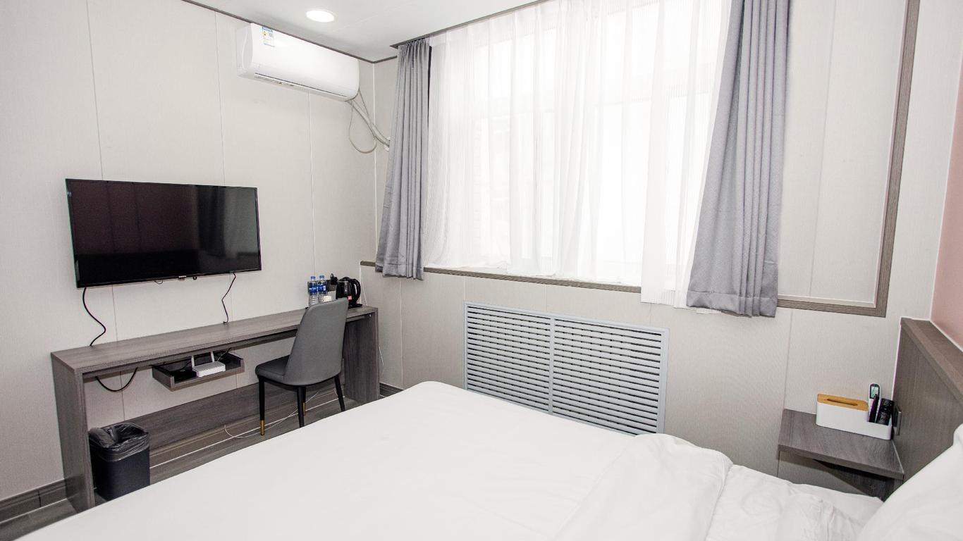 Elan Inn Tangshan Railway Station