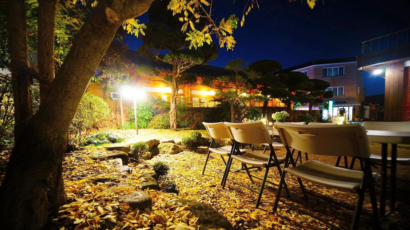 Jeonju Ihwawon Healing Gonggan Guest House