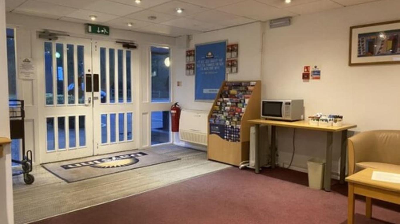 Days Inn by Wyndham Michaelwood M5