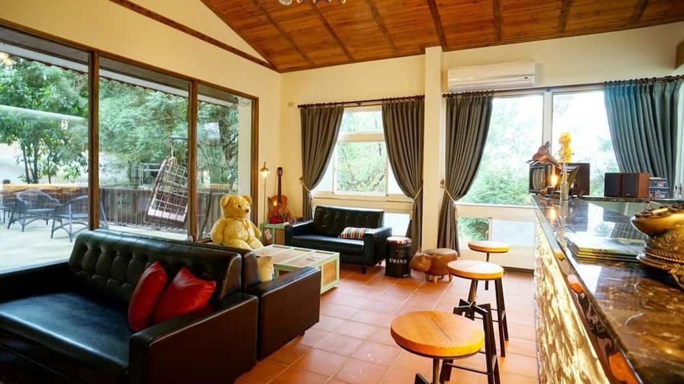 Hillside Plot Inn