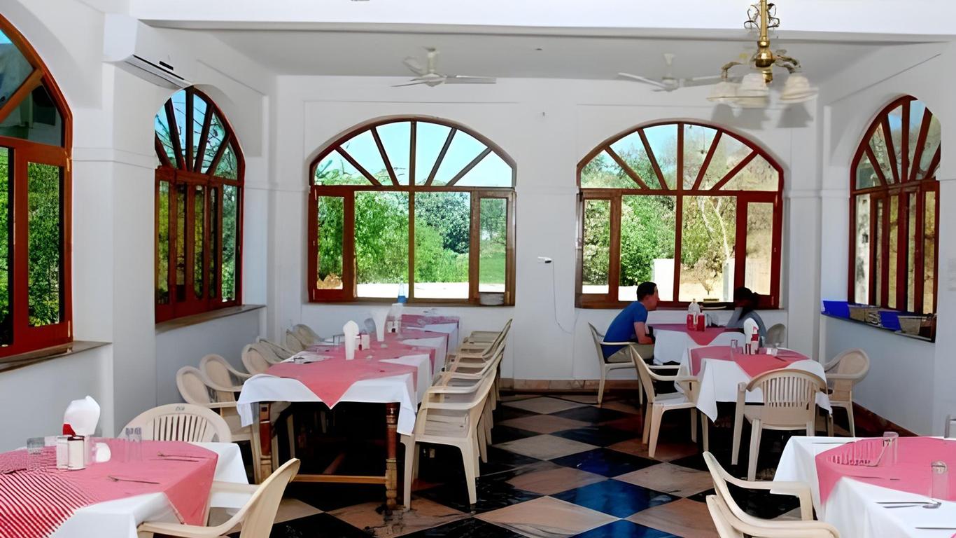 Chandra Hill Resort