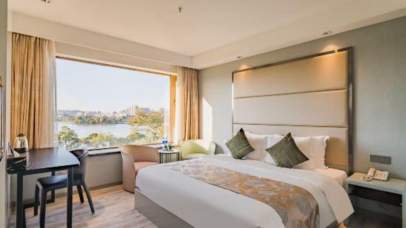 Veee Hotel