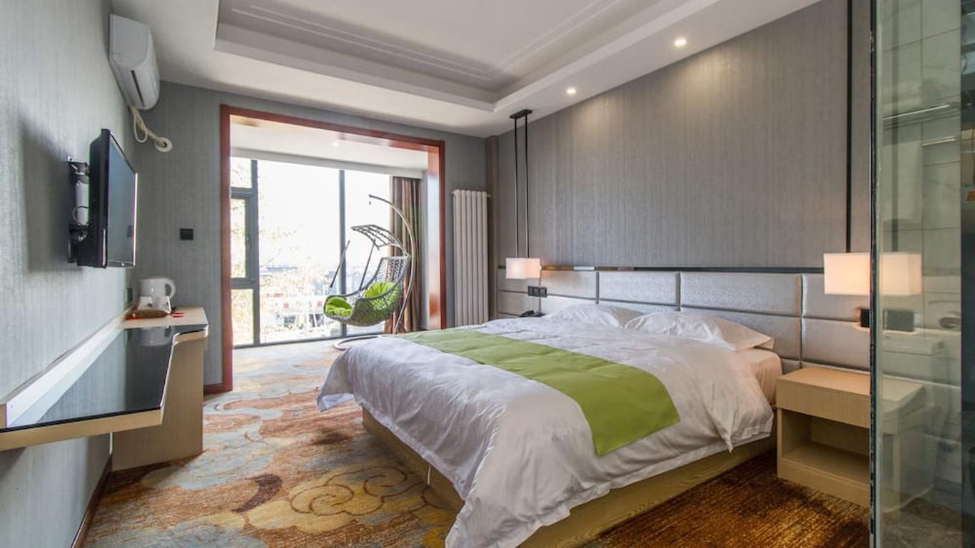 Ease Cloud Hotel