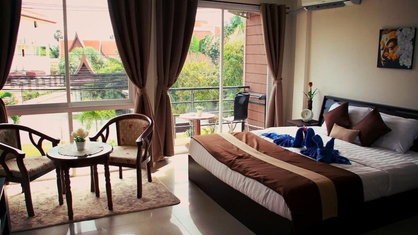 Tropical Sands Sport Bar & Guest House