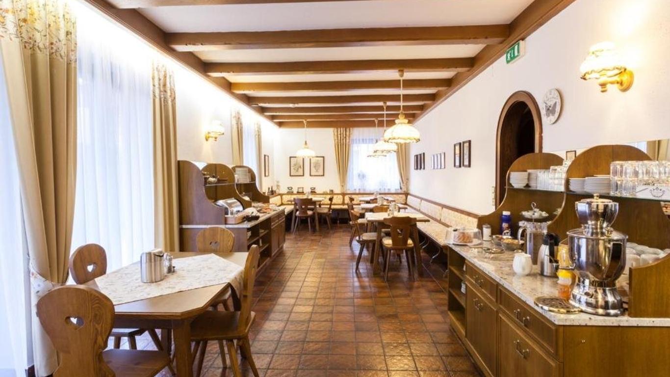 Marco Polo Club